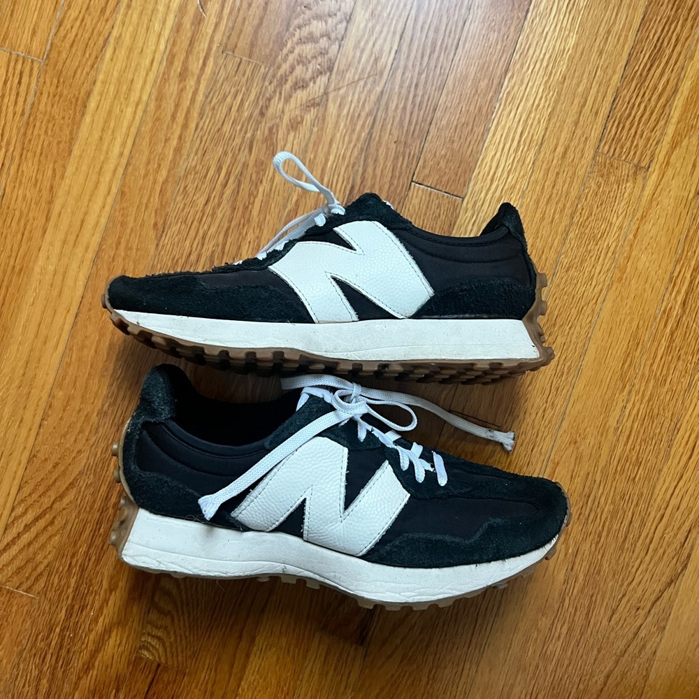 New Balance 327